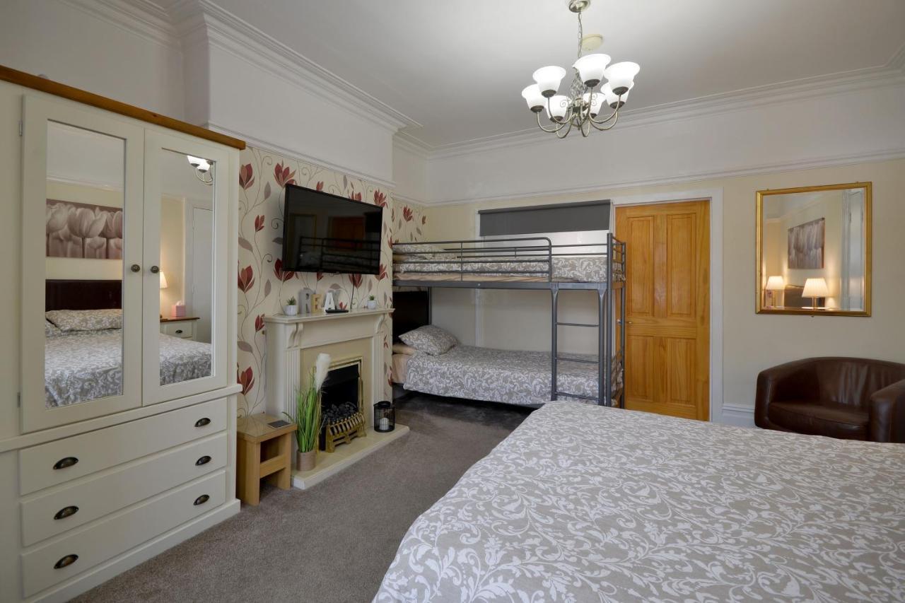 Ground Floor Apartment Up To 6 Guests With Games Chill Out Room Scarborough Exterior photo